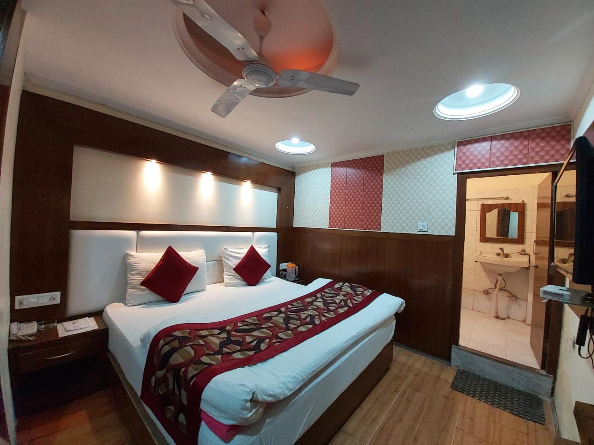 Goroomgo Moon Nainital Near Naini Lake - Parking & Lift Facilities -Hygiene And Spacious Room - Best Seller Exterior foto