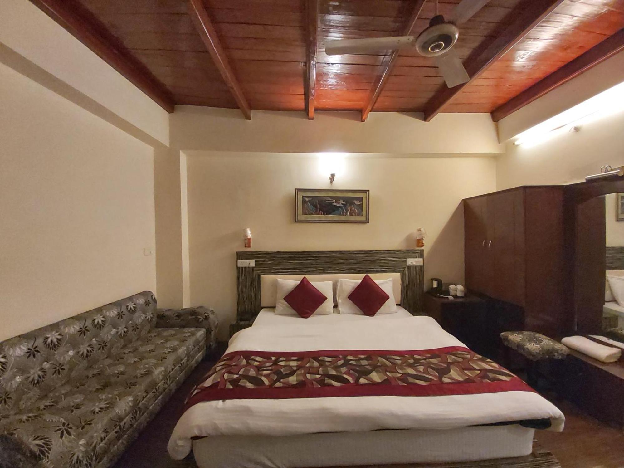 Goroomgo Moon Nainital Near Naini Lake - Parking & Lift Facilities -Hygiene And Spacious Room - Best Seller Exterior foto